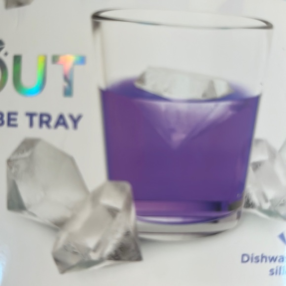 Jumbo Iced Out-diamond ice cube tray/use also for jello shots or soap making-NEW - Picture 6 of 9